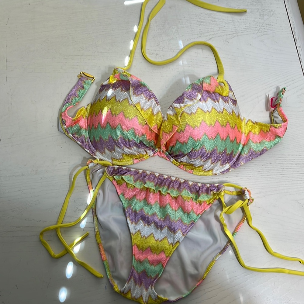 Victoria’s Secret bikini